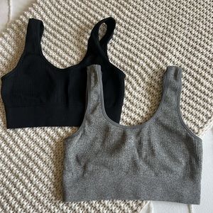 2 AE/Arie sport bras